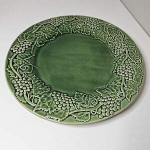 Mikasa Bordella Pinheiro Charger Platter Large Plate 13.75" Green Grapes Border
